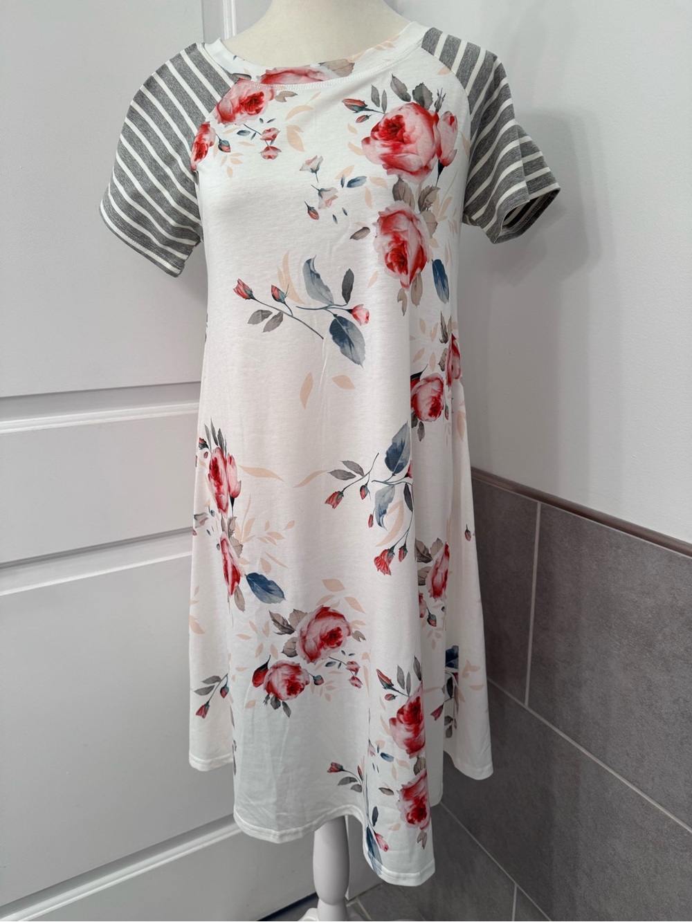 ❤️3/$30 Ranphee NWT Floral & Striped Sleeve Casual A-Line T-Shirt Dress Size S